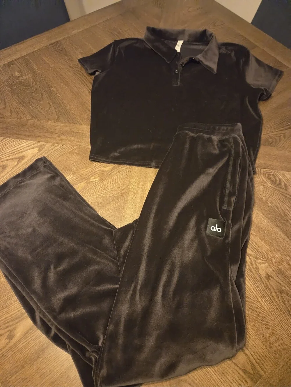 Alo Yoga 2pc SET Velour Choice Polo Top & Pant in Black sz MED LRG